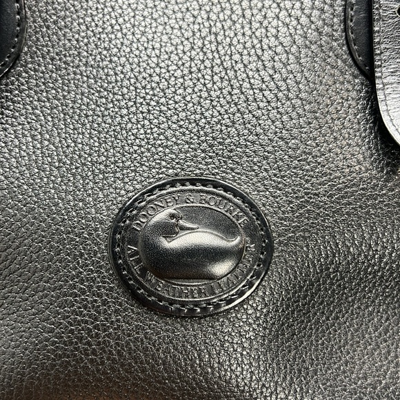 Vintage Dooney & Bourke Black All Weather Leather Pebbled Tote Gold Hardware - Picture 5 of 15